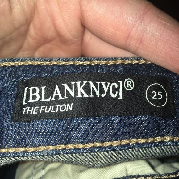 BlankNYC the Fulton distressed rolled raw hem size 25 jean shorts - Picture 7 of 12